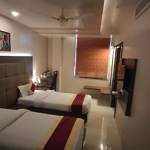 Ozas Grand Varanasi